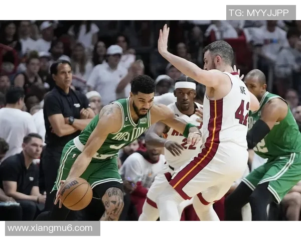 2010年NBA季后赛热火与凯尔特人巅峰对决的精彩回顾与分析